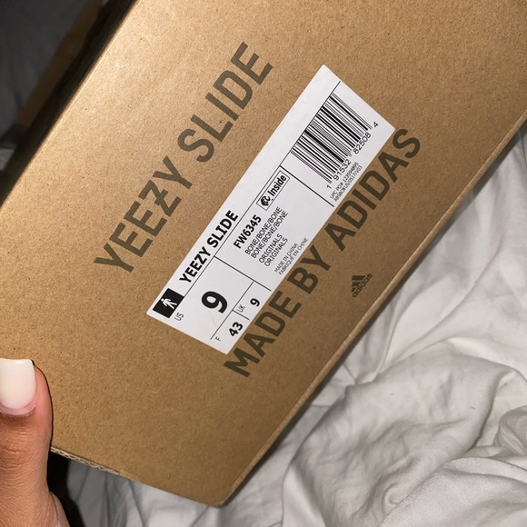 Yeezy bone slide - Picture 3 of 5
